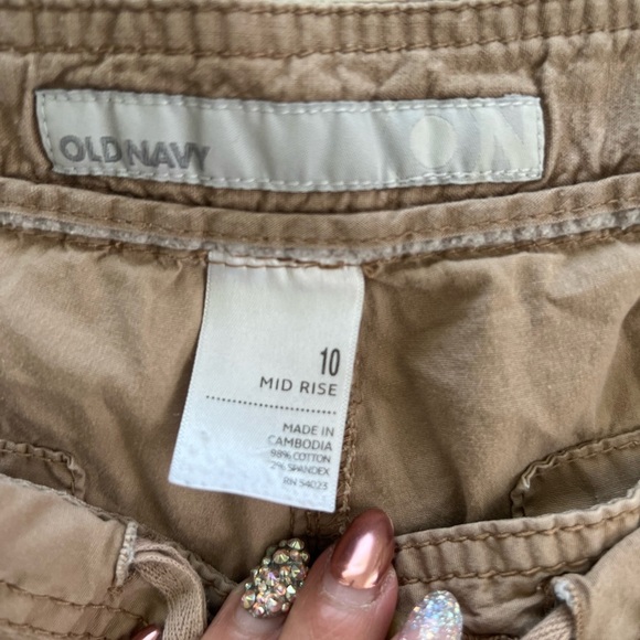 Mid rise shorts - Picture 2 of 3